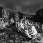 Com artistas do Brasil e Estados Unidos, exposição inédita do ‘Terno das Almas’ segue em cartaz no Centro Histórico de SalvadorAs vestes brancas que conduzem o ritual do ‘Terno das Almas’ são homenageadas através de 16 obras durante a exposição homônima, no ME Ateliê da Fotografia, até o dia 26 de abril. 